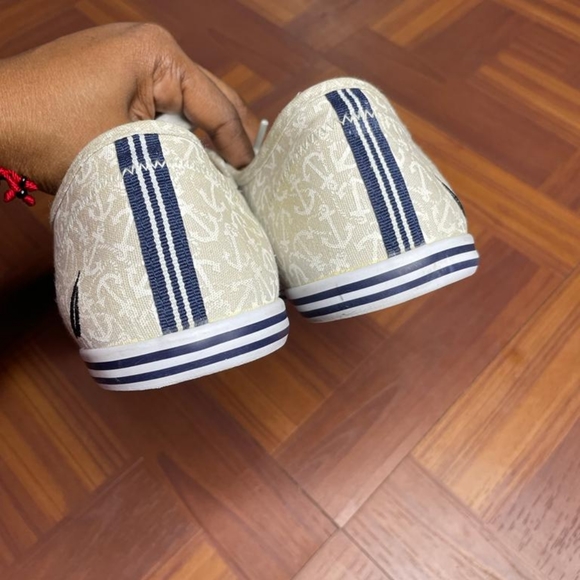 Women's nautical lace up low top anchor print sneakers - Picture 5 of 7